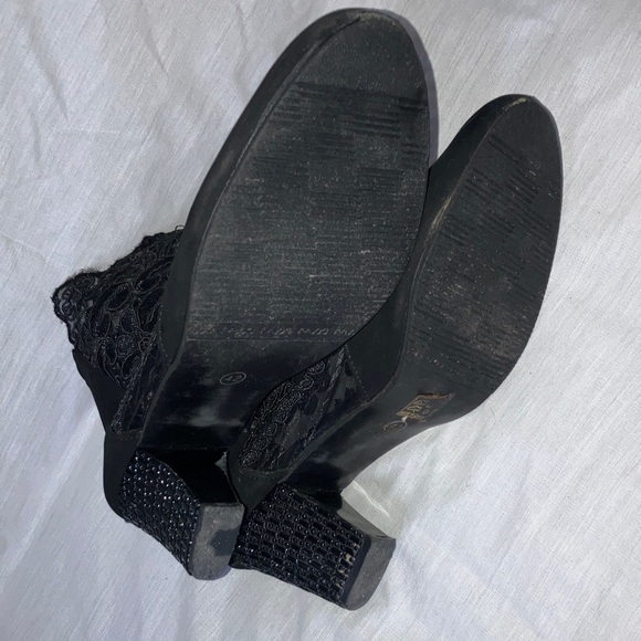 Size 42 women’s Chic Black Embroidered lace Ankle Booties - Picture 5 of 16